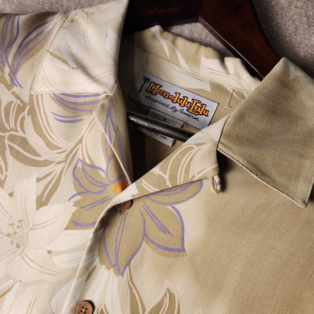 Honolulu Lulu Hawaiian Shirt Mens Small Tan Purple Floral Camp Collar Aloha Top